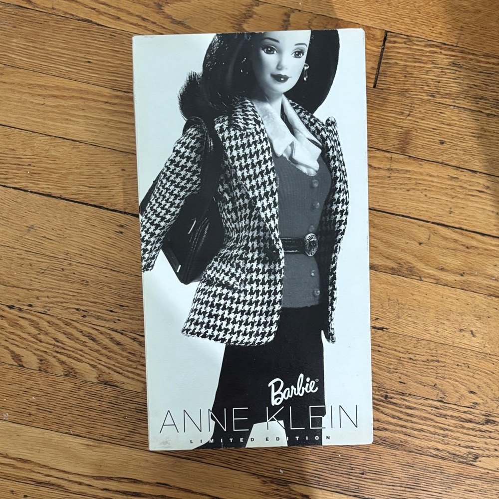 1997 ANNE KLEIN Barbie Doll Limited Edition Mattel